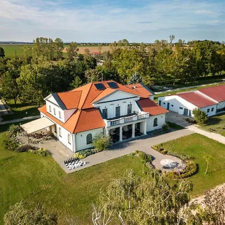 Bed & Breakfast Tarnoca Kuria *