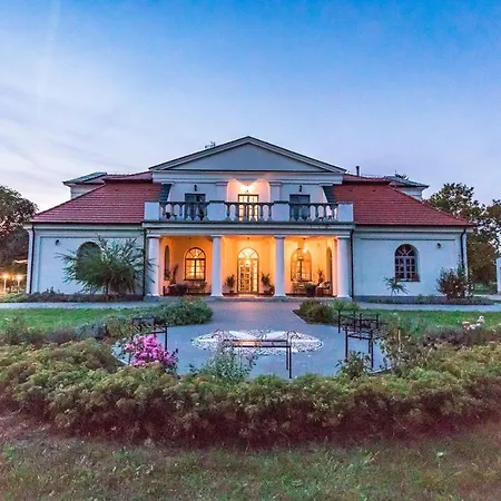 Tarnoca Kuria Bed & Breakfast Soponya