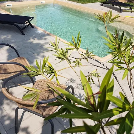 Tarnoca Kuria Bed & Breakfast *